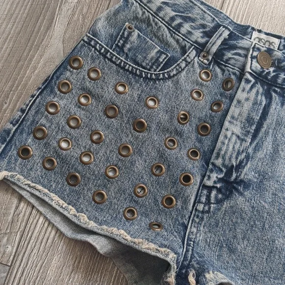 ASOS Denim High Rise Shorts - Picture 2 of 4